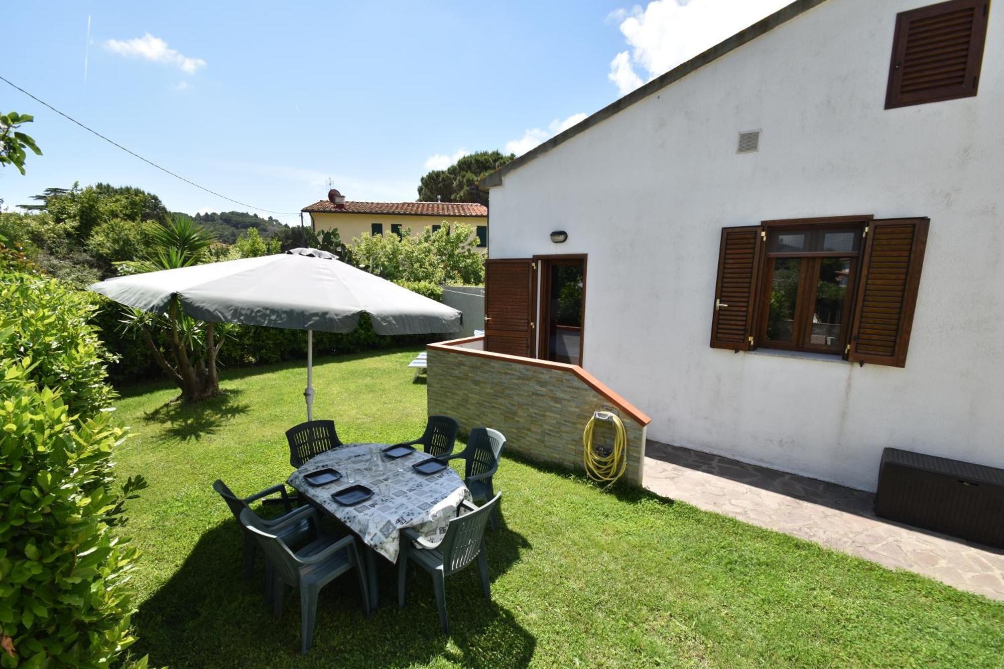 Trilocale Giardino - Spazio Esterno Privato, Clima E Posto Auto Apartment