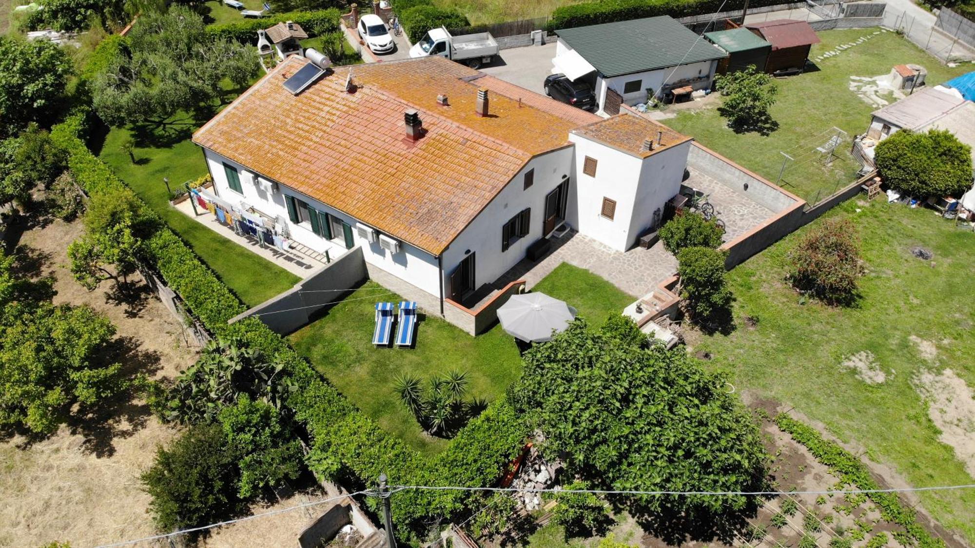 Trilocale Giardino - Spazio Esterno Privato, Clima E Posto Auto